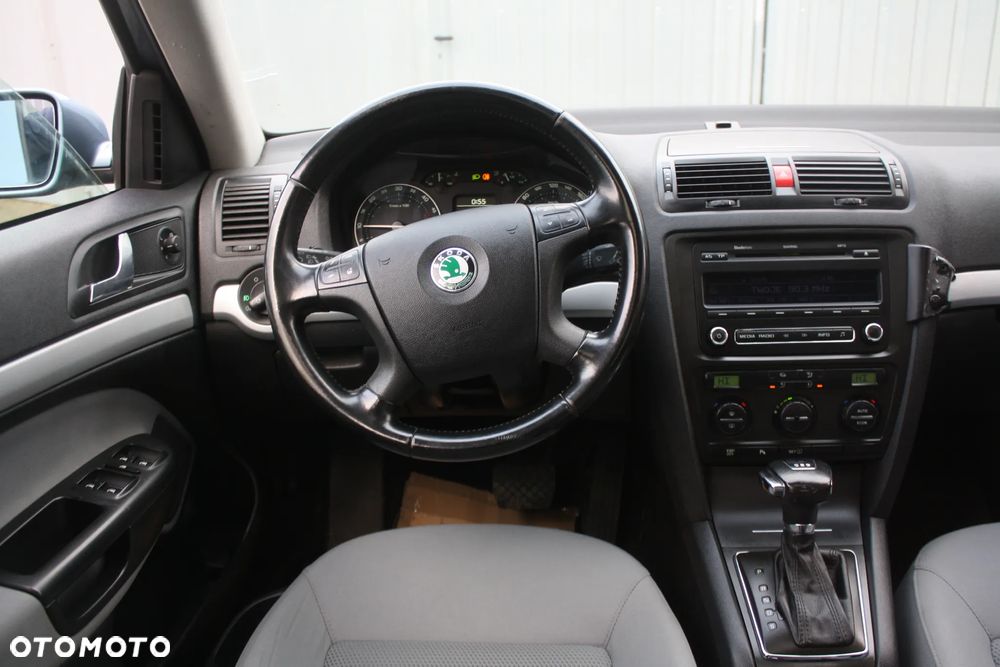 Skoda Octavia 2.0 TDI DPF DSG Ambiente - 16