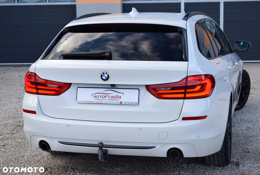 BMW Seria 5 525d Sport Line - 11