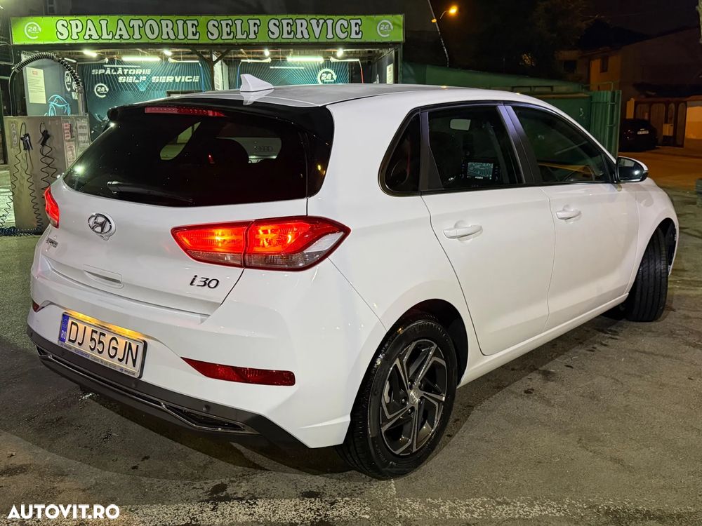 Hyundai i30 1.5 110CP 5DR M/T Comfort - 4