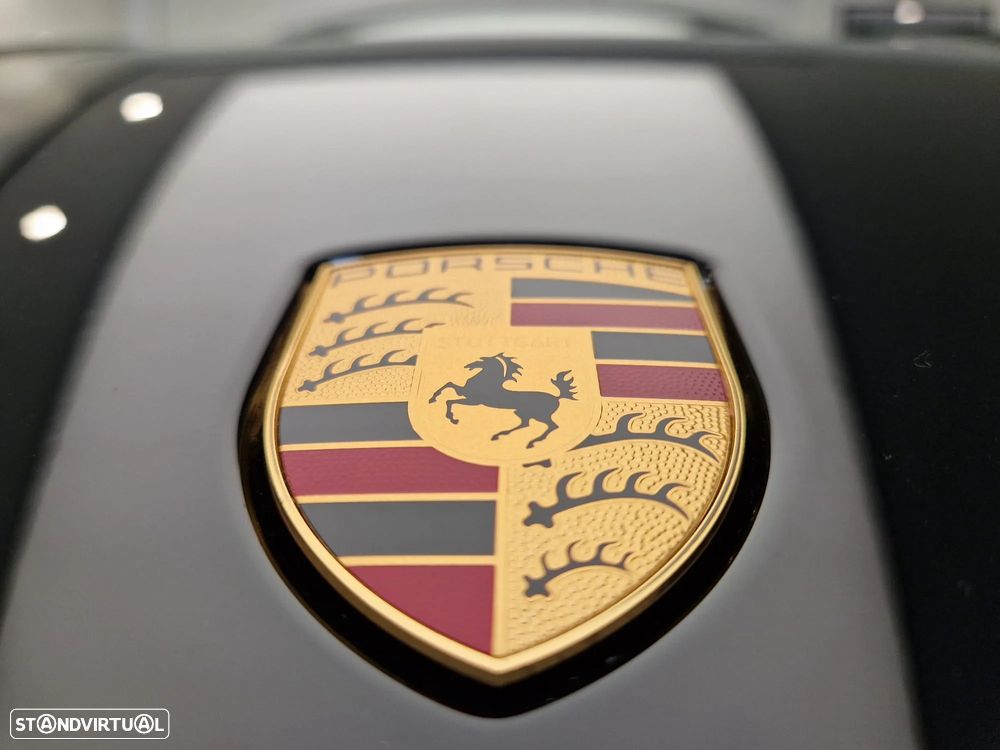 Porsche Taycan Cross Turismo 4S - 14