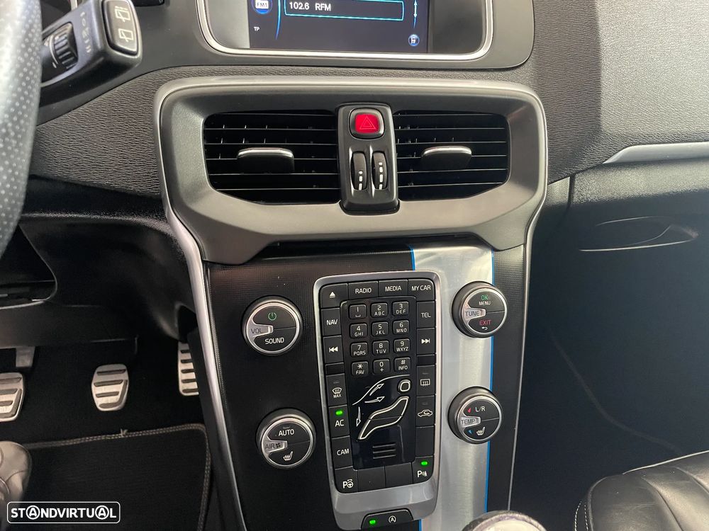 Volvo V40 D2 R Design - 20