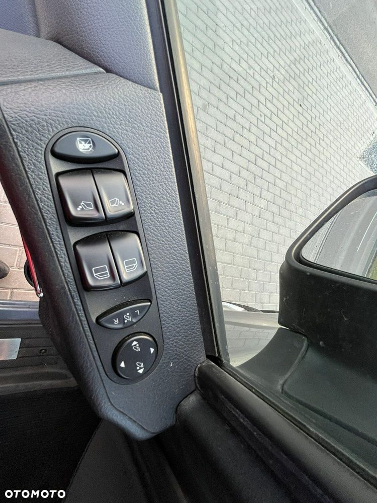 Mercedes-Benz Viano - 27