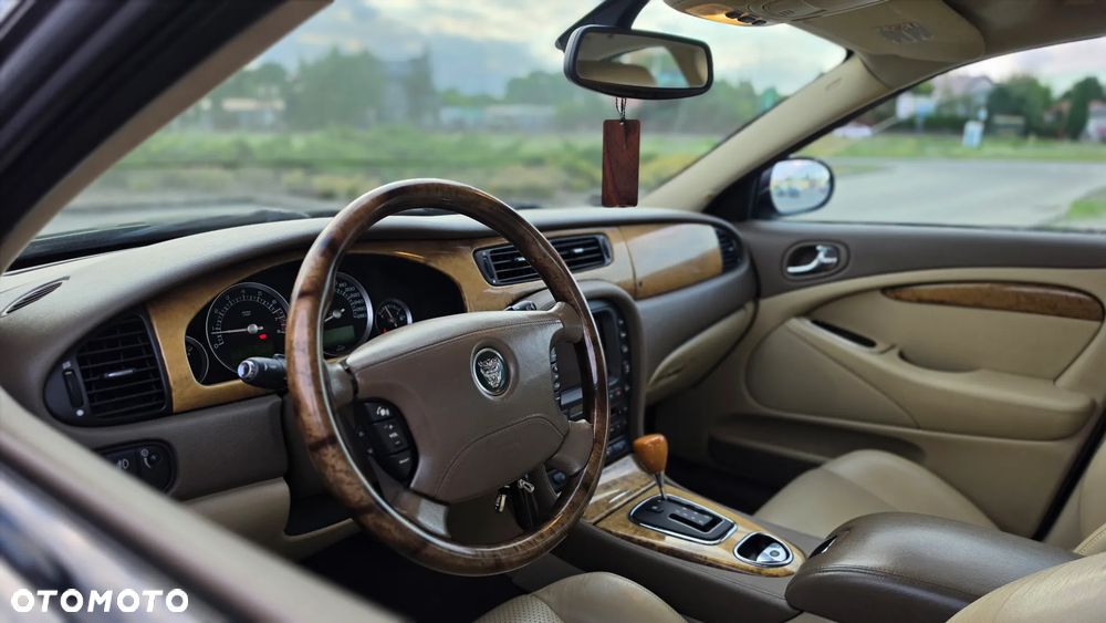 Jaguar S-Type 4.2 V8 Executive - 25
