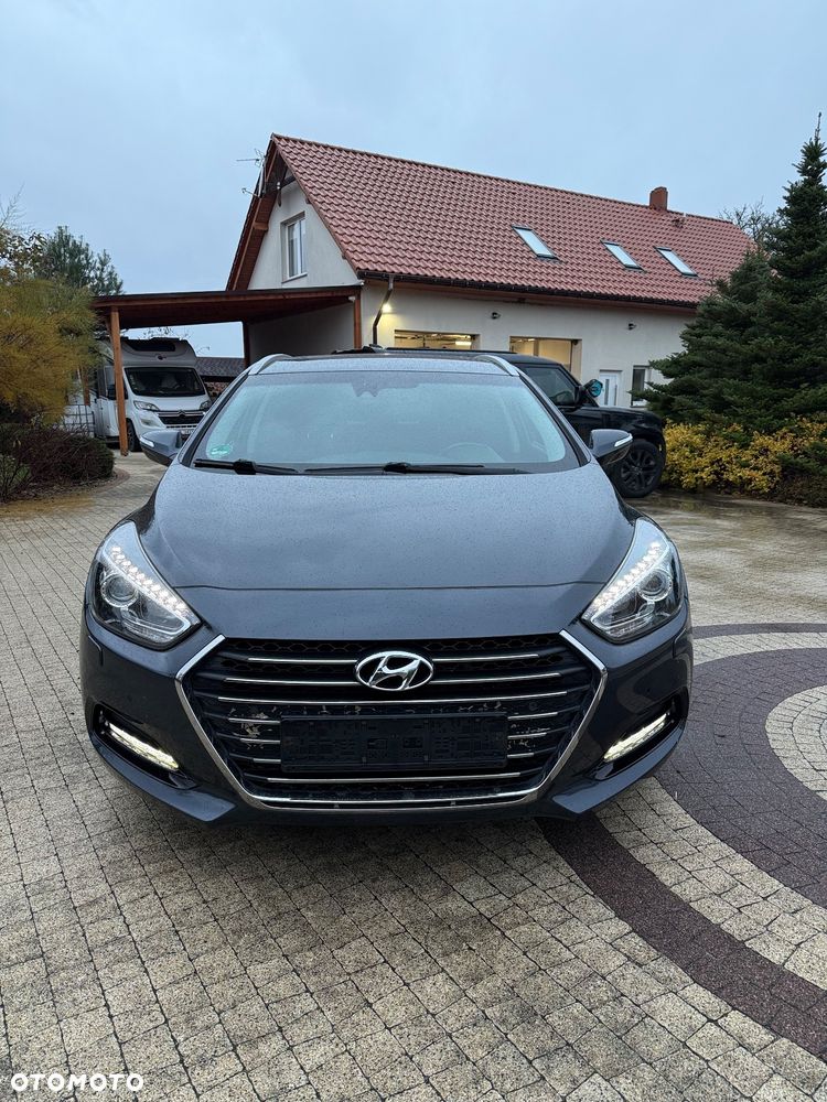 Hyundai i40 Kombi 1.7 CRDi DCT Premium - 1