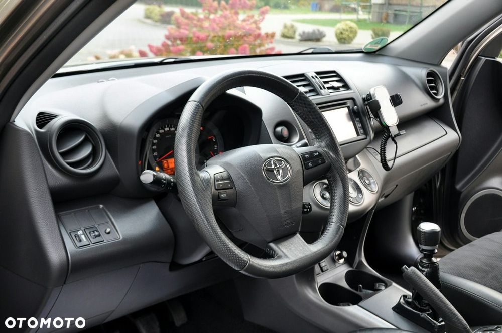 Toyota RAV4 - 22