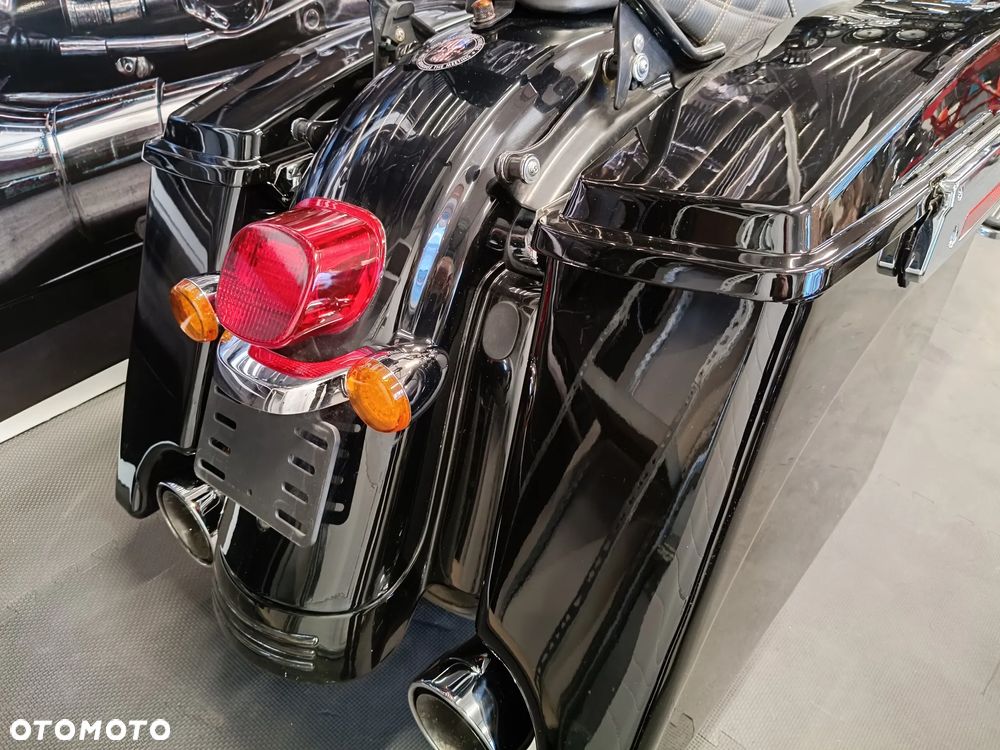 Harley-Davidson Touring Street Glide - 16