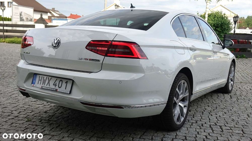 Volkswagen Passat - 15