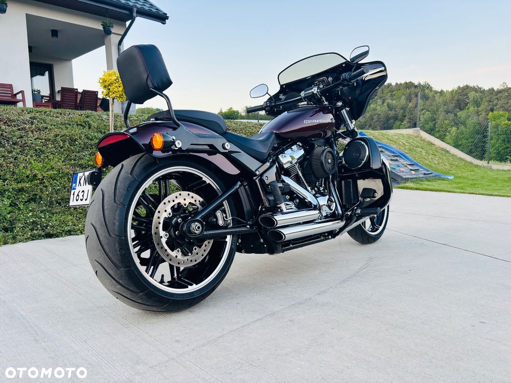 Harley-Davidson Softail Breakout - 16