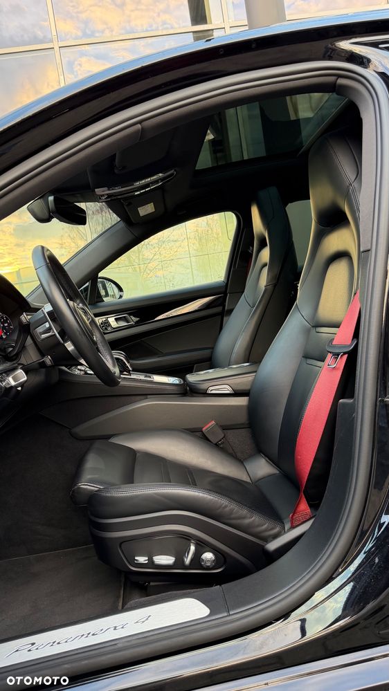 Porsche Panamera 4 GPF - 32