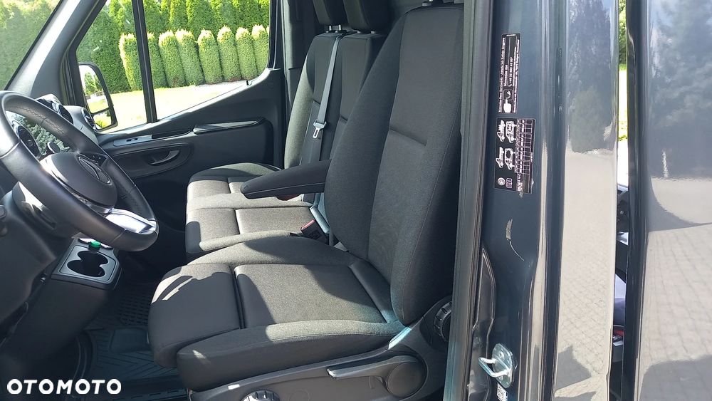 Mercedes-Benz Sprinter - 9