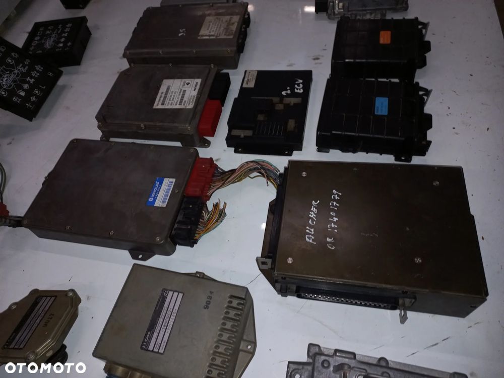 Srerownik skrzynin biegów,jazdy,komputer,licznik,zegar,prędkościomierz, ehr, S1X-11,sauer danfos,464030010,B830-330-180,G199860101020,TCE25,7700065375C,82008153,4564,3388670,M01A,datatronic,0.021.5490.4,3797689H95,A-0540G03D,3791700 h03,re70836,r917010035,ts135,al154758,67hk102,82032694,edc,a-0605g03k,0.010.4069.4, 1248275510,230599a4,1-40-558-1001,moduł,1987585c,1964762c2,1964778c1,04213097,sagem v7,5 ,2098aa,7700030821, 0538201009,007,bosch,auto5,case,sdf,same,deutz,bobcat,merlo.lamborghini,hurlimann, - 5