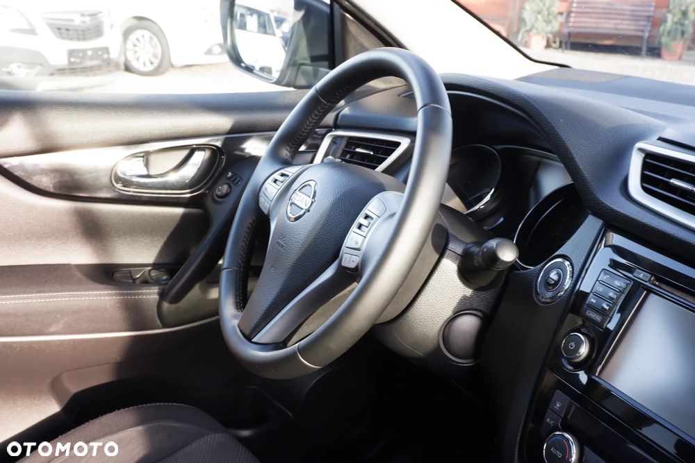 Nissan Qashqai 1.6 DCi Xtronic N-Connecta - 5