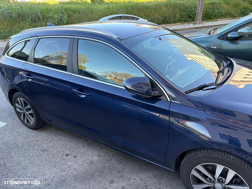 Hyundai i30 SW 1.6 CRDi Style+Navi - 1