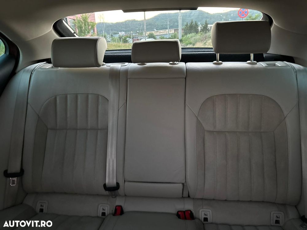 Skoda Superb 2.0 TDI DSG Premium Edition - 26
