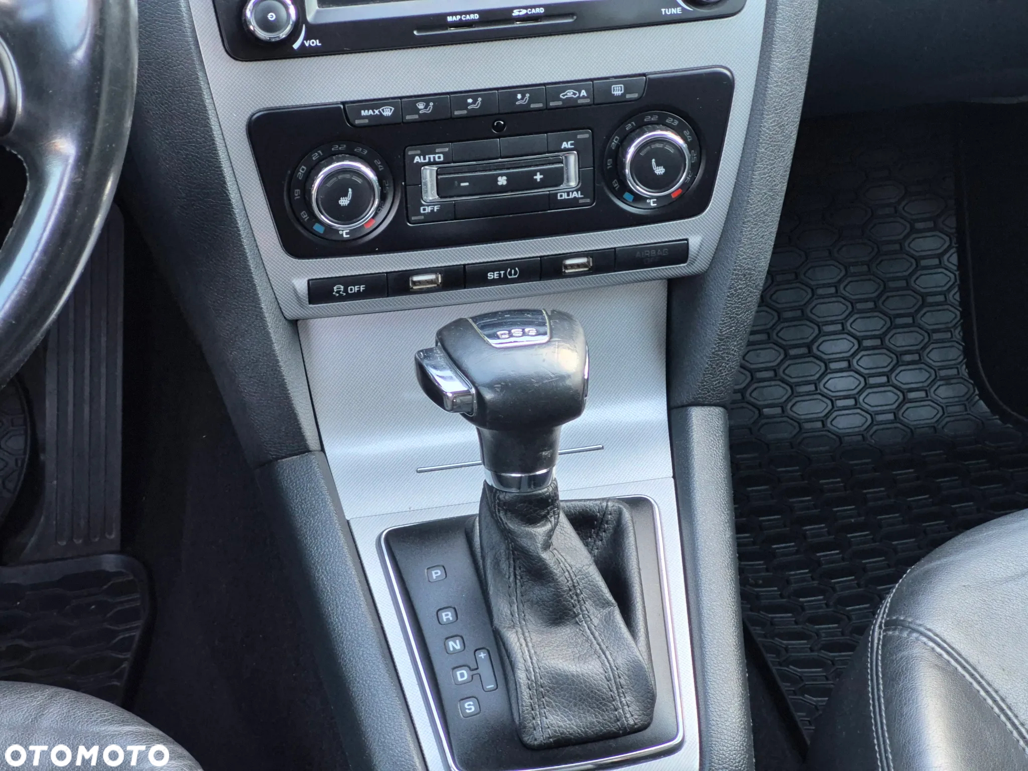 Skoda Octavia 1.8 TSI Ambiente DSG - 22