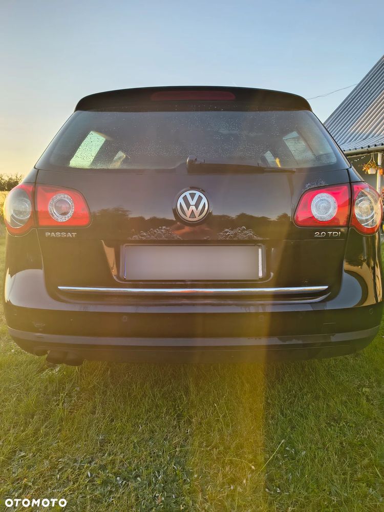 Volkswagen Passat - 4