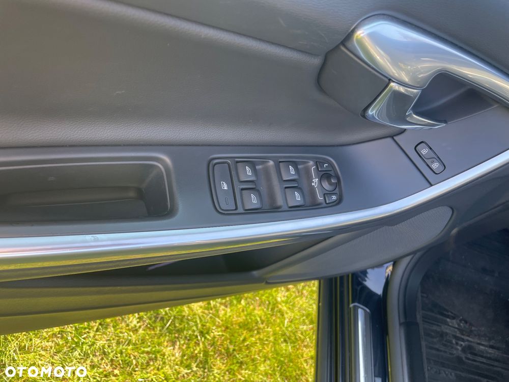 Volvo V60 D3 Drive-E Dynamic Edition (Momentum) - 8