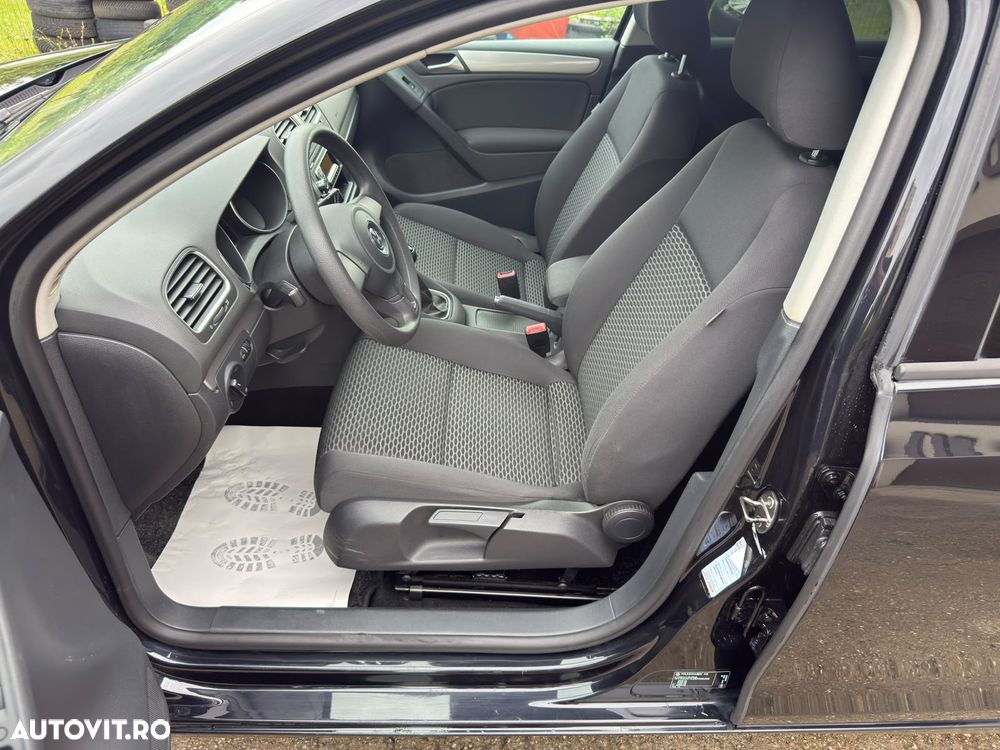 Volkswagen Golf 1.6 TDI DPF BlueMotion Technology Comfortline - 21