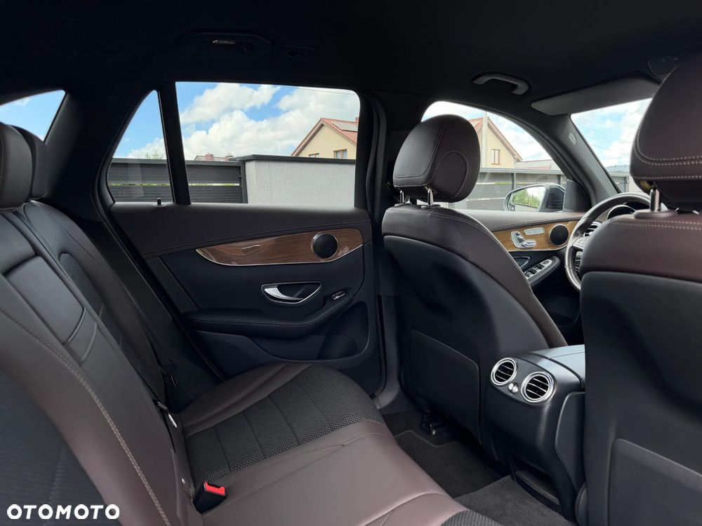 Mercedes-Benz GLC - 22