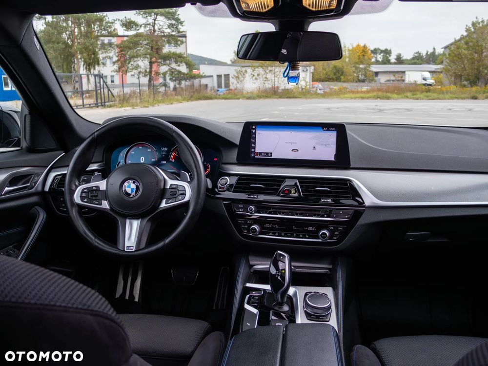 BMW Seria 5 520d xDrive - 26