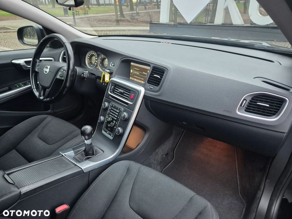Volvo V60 DRIVe - 11