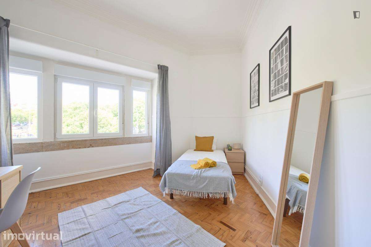 Quarto - localizado em Alameda Lisbon - Grande imagem: 2/52