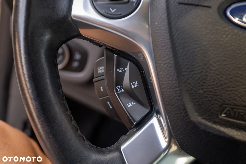 Ford Tourneo Connect Grand - 21