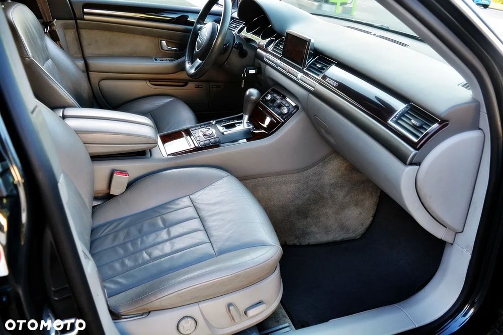 Audi A8 4.2 Quattro - 15