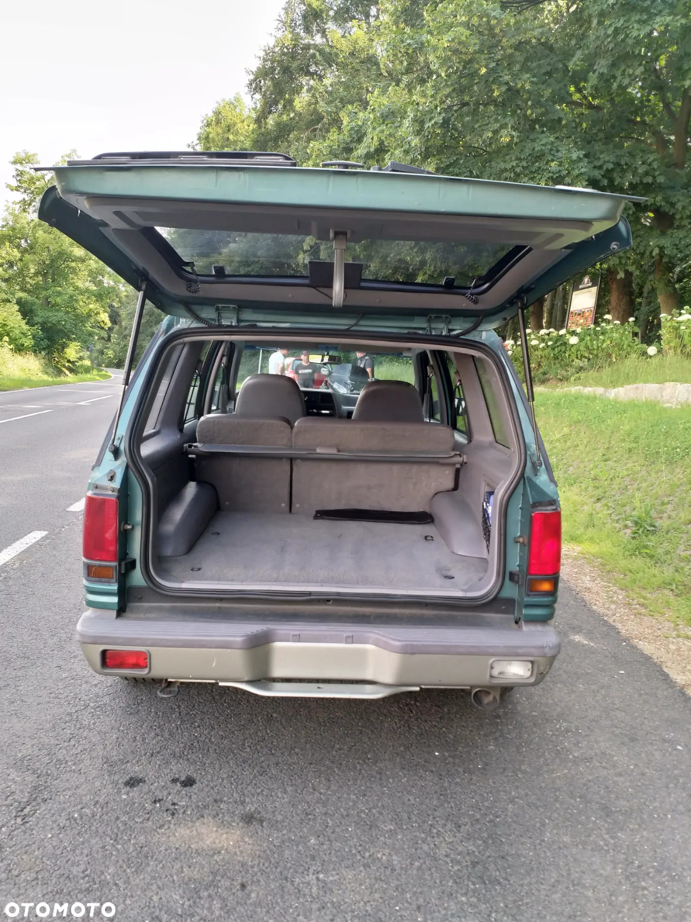 Ford Explorer Standard - 5