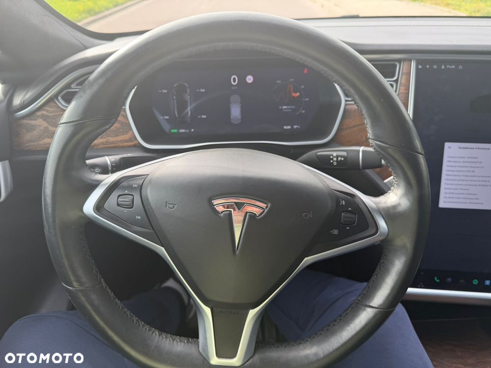 Tesla Model S - 29