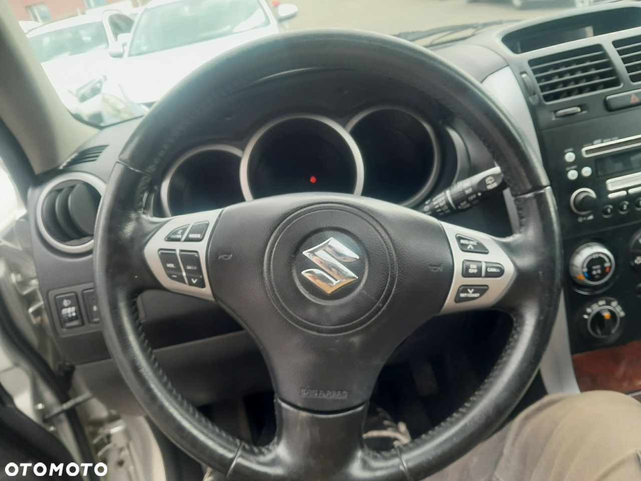 Suzuki Grand Vitara 2.0 Comfort Limited - 18