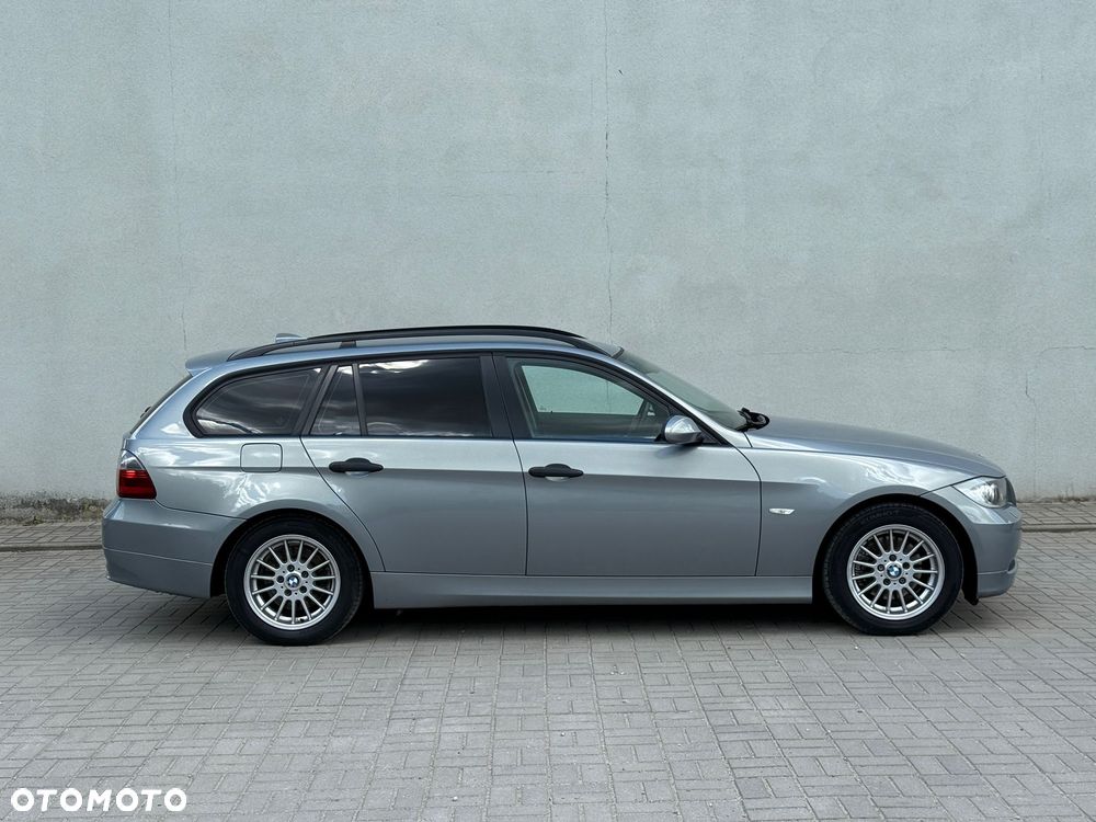 BMW Seria 3 318i - 9