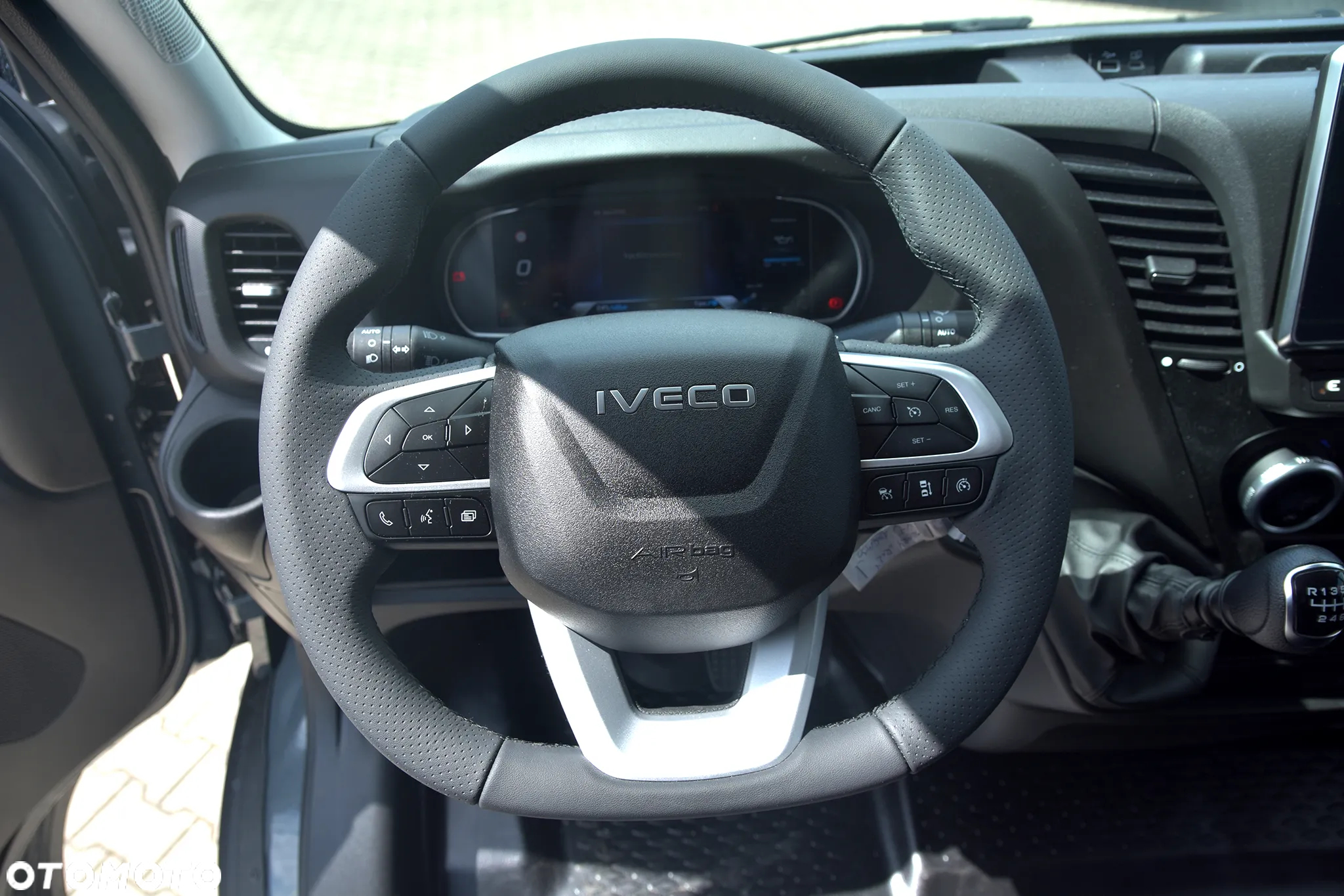 Iveco Daily autolaweta 180KM zabudowa Spojkar spanie z tyłu - 11