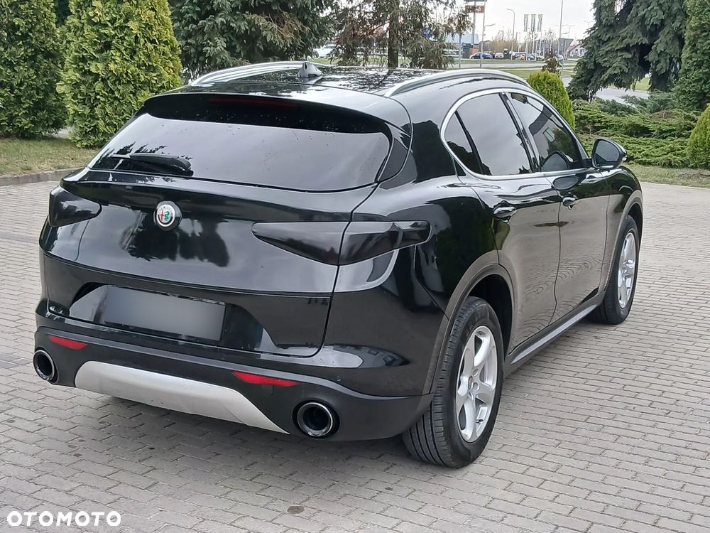 Alfa Romeo Stelvio 2.0 Turbo 16V AT8-Q4 Executive - 6