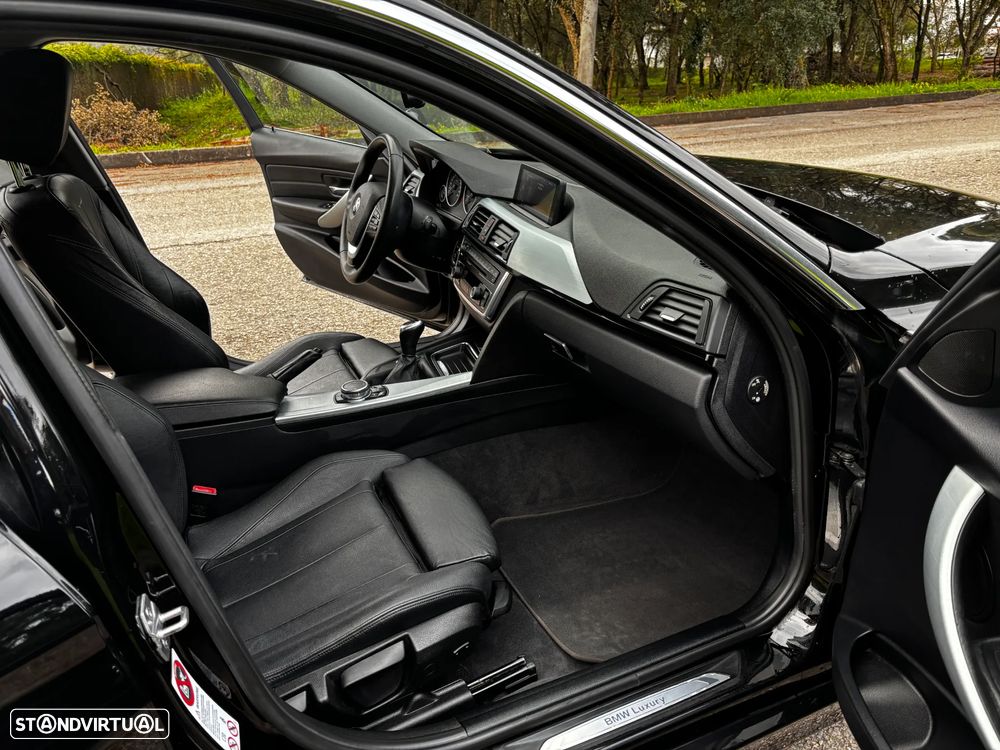 BMW 320 d Luxury Line - 12