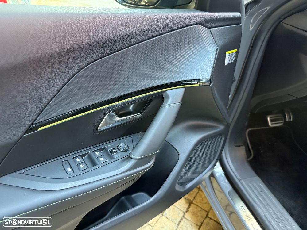 Peugeot 2008 1.2 PureTech GT EAT8 - 14