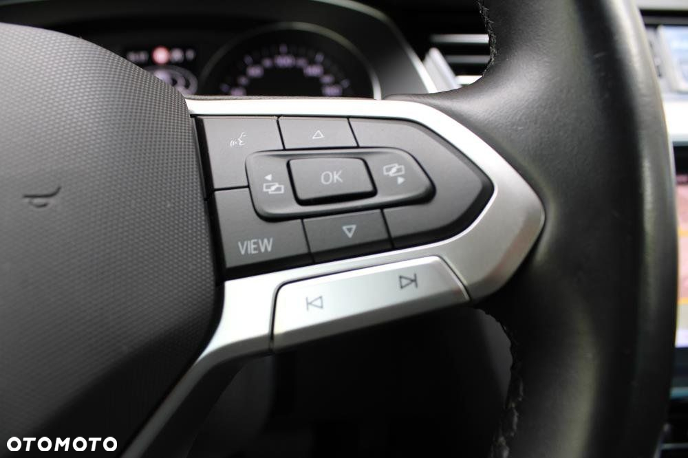 Volkswagen Passat - 16