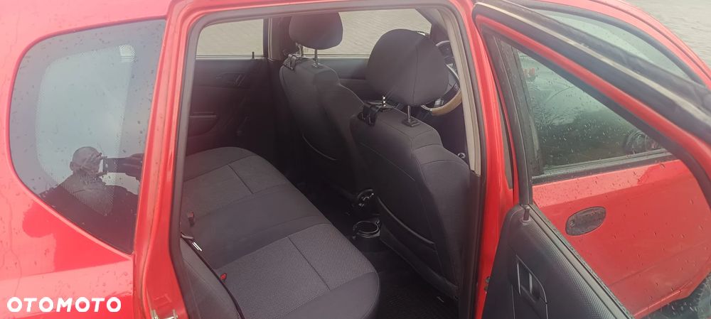 Chevrolet Aveo - 5