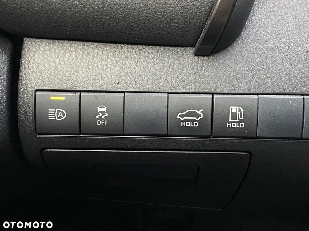 Toyota Camry 2.5 Hybrid Executive CVT - 29