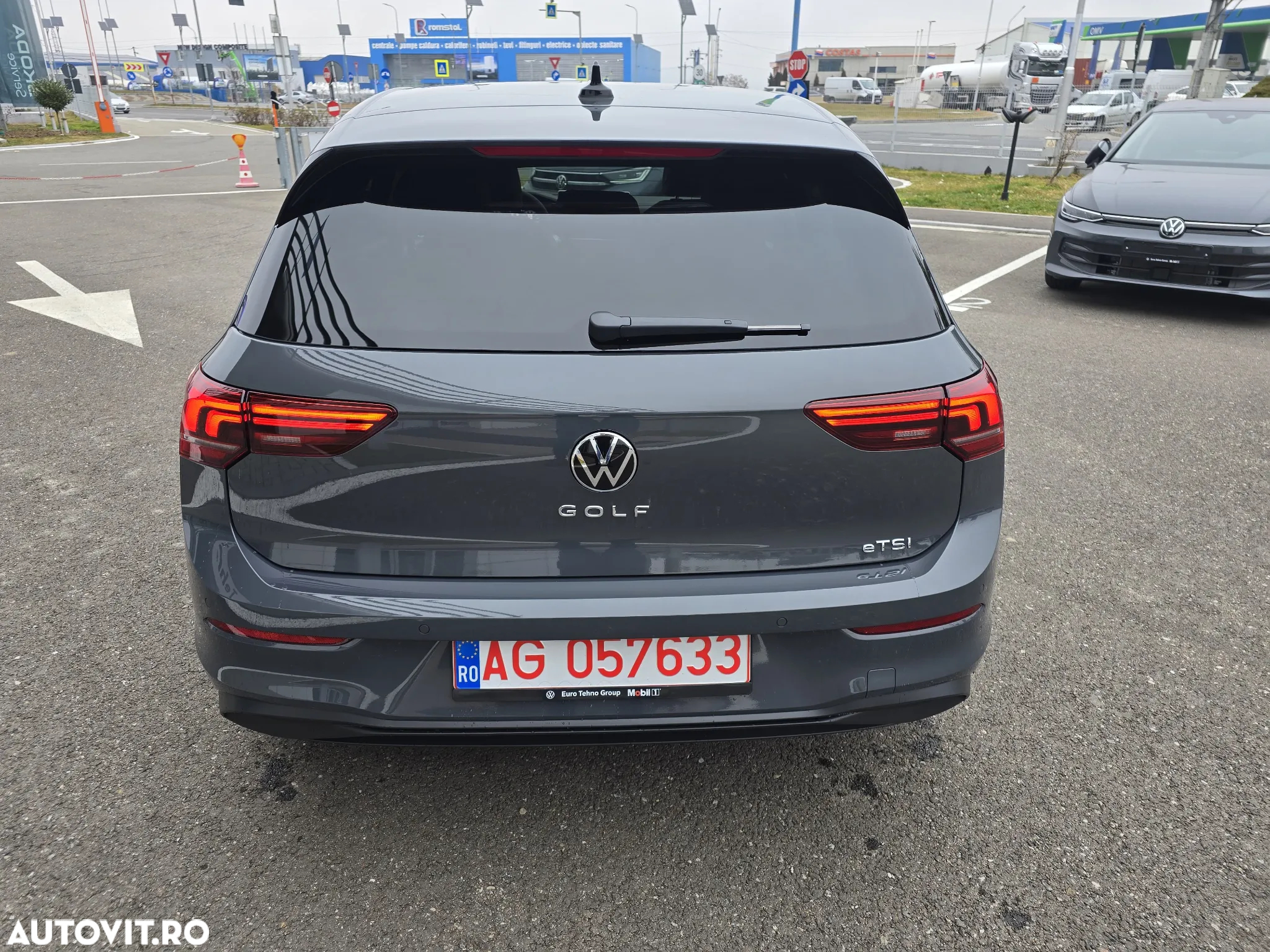 Volkswagen Golf 1.5 eTSI DSG MHEV Advanced - 6