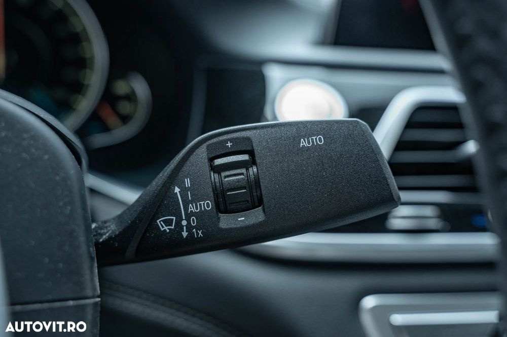 BMW Seria 7 740e iPerformance - 24