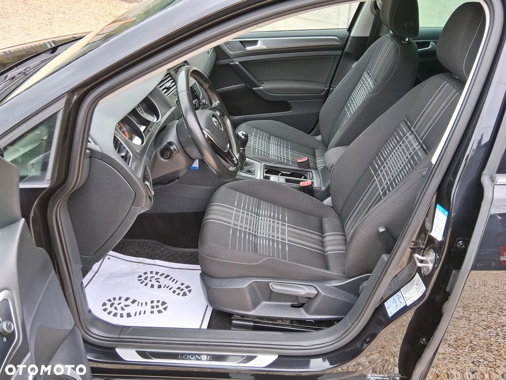 Volkswagen Golf - 8