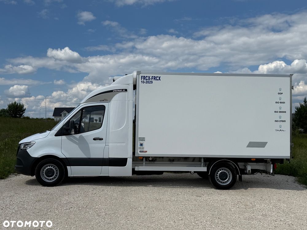 Mercedes-Benz Sprinter - 32