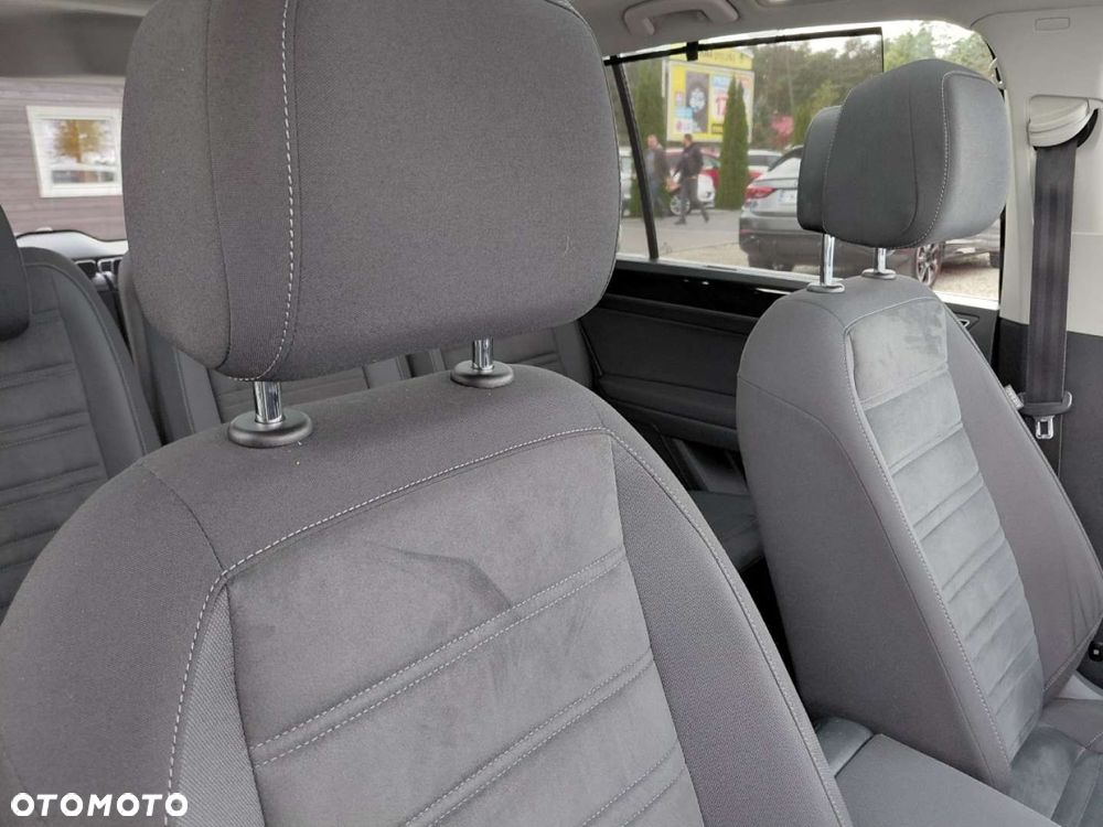 Volkswagen Touran - 19