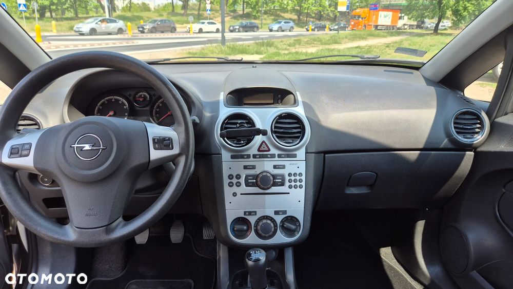 Opel Corsa 1.2 16V Essentia - 8