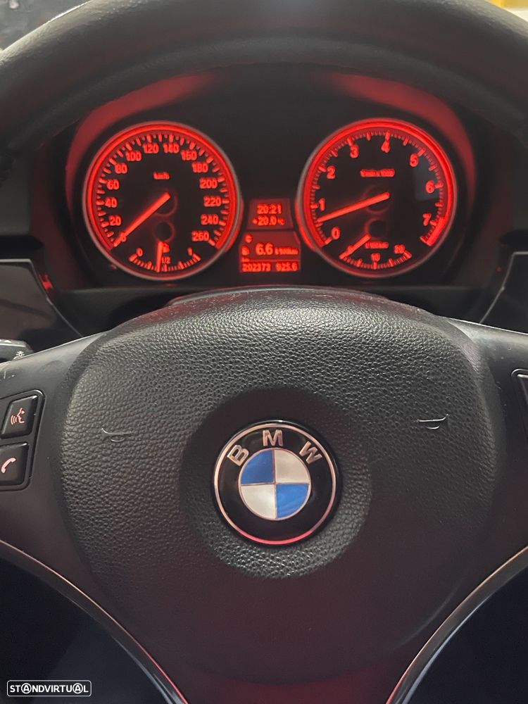 BMW 320 i Cabrio Edition Exclusive - 2