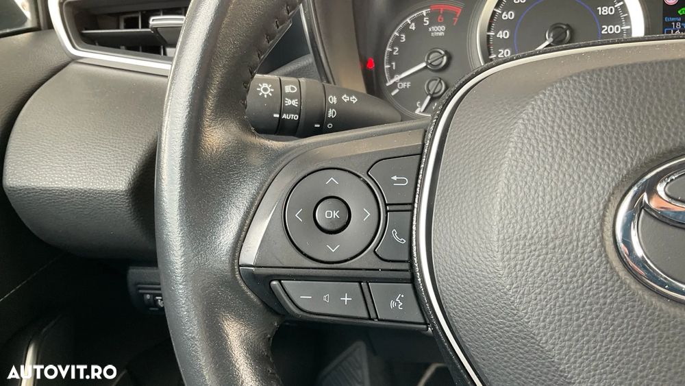 Toyota Corolla 1.8 HSD Dynamic - 30