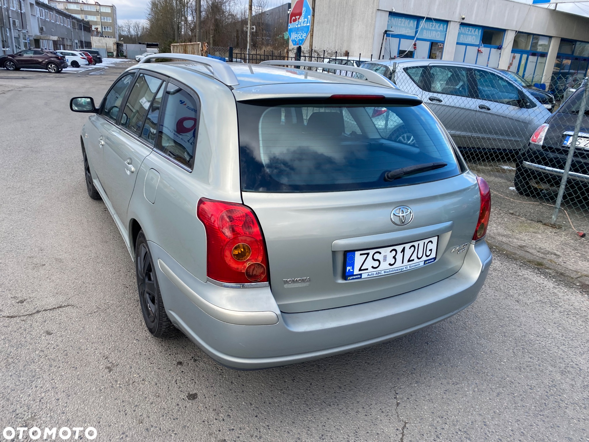 Toyota Avensis 2.0 VVT-i Combi Sol - 20