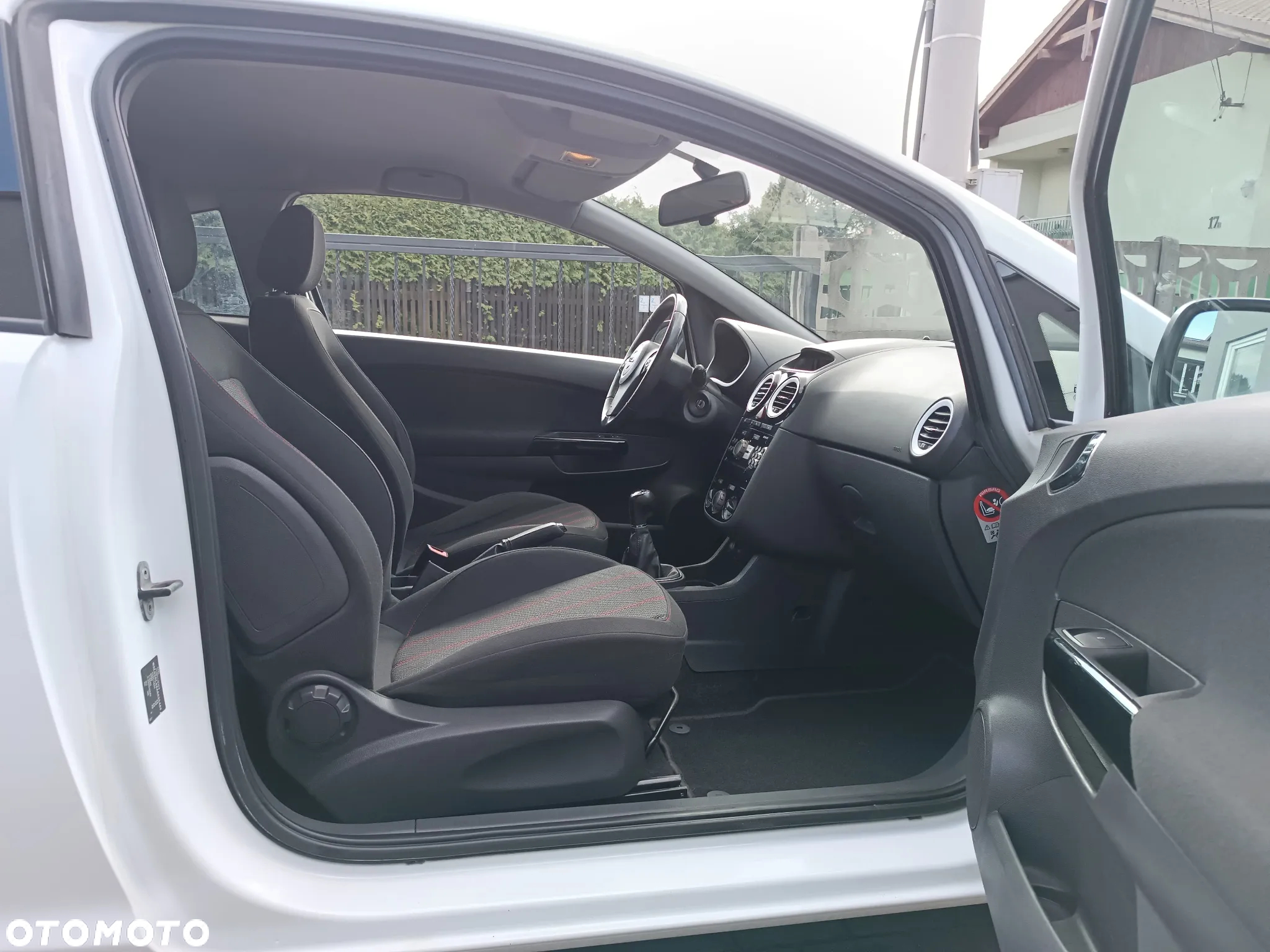 Opel Corsa 1.4 16V Color Edition - 16