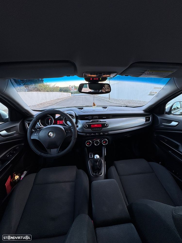Alfa Romeo Giulietta 1.6 JTDm Exclusive - 10